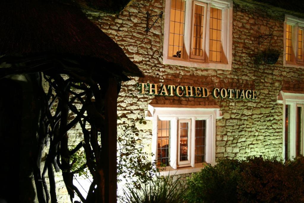 Thatched Cottage Shepton Mallet Bagian luar foto