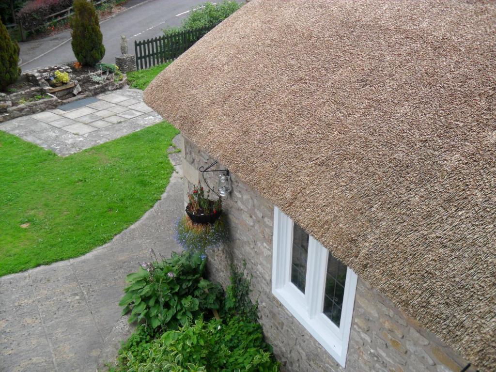 Thatched Cottage Shepton Mallet Bagian luar foto